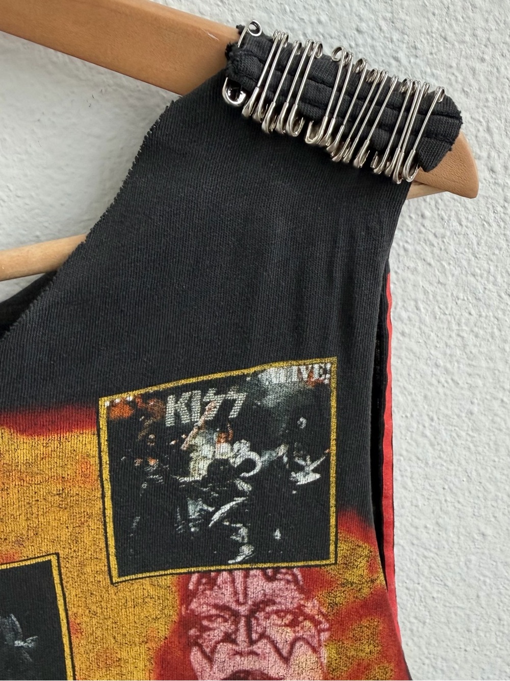 VINTAGE KISS "The Originals" Thrashed Band Tee Muscle Tank - Picture 6 of 16
